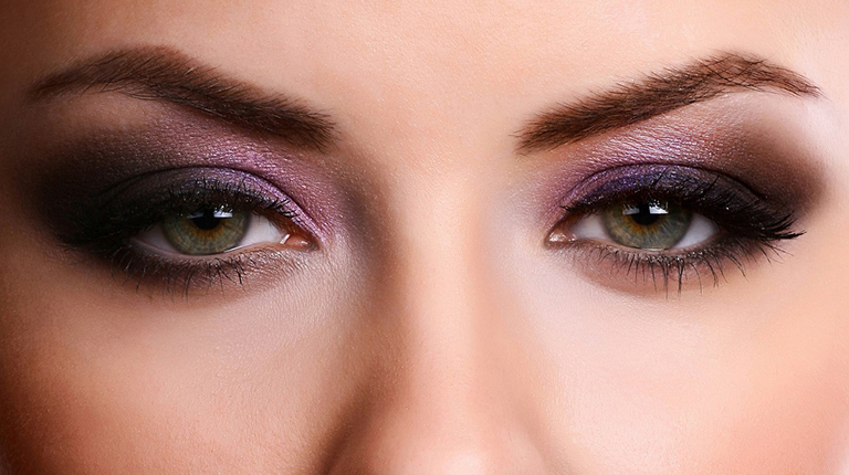 Как сделать яркий макияж глаз
